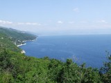 Az Isztriáról visszatekintettük a Rijeka fölötti hegyekre, ahonnan érkeztünk.