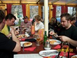 Fogy a pizza. A motorosok nem.