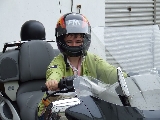 Always wear a helmet! - azaz mindig viselj sisakot, ha motorra ülsz!