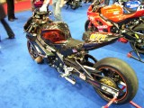 Turbó. Max. teljesítmény 350 Le, gyorsulás: 8,7 sec. 0-280km/h-ra. 2007.év eredményei: Magyar Köztársaság Dragbike Bajnoksága, I. helyezés, Superstreet országos sebesség csúcs: 277,46 km/h (402,3m) Pap Zoltán Végsebességmérõ Emlékverseny: I. helyezés 329,45 km/h ( Új országos csúcs. )
