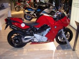 BMW F800 S felextrázva teljes idommal. Egy kedves kereskedõ hívta fel erre a nem elhanyagolható momentumra a figyelmemet!