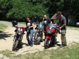 Anna, Kornél és Száni. Yamaha, Moto Guzzi és Kawasaki.