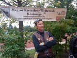 Fakopács a molinó felhelyzésekor tett áldozatos szolgálatot