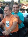 Nehéz összehasonlatítani, melyükõjük örül jobban!