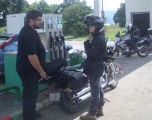 A Fodor család itatja motorját.