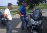 Muresz és Janika új motor után néztek.