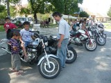 A fõéren mi is sorba állítottuk a motorjainkat