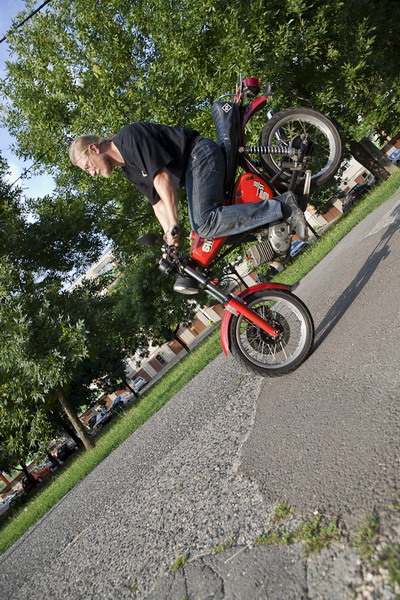 stoppie_resize.JPG