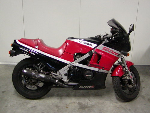 gpz600r_resize.jpg