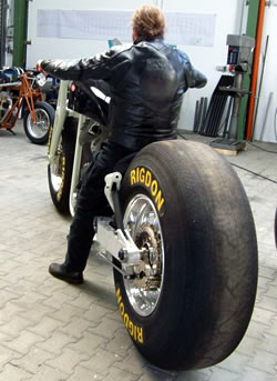 Leonhardt_410_Cubic_Inch_V_Twin_Motorcycle_2.jpg