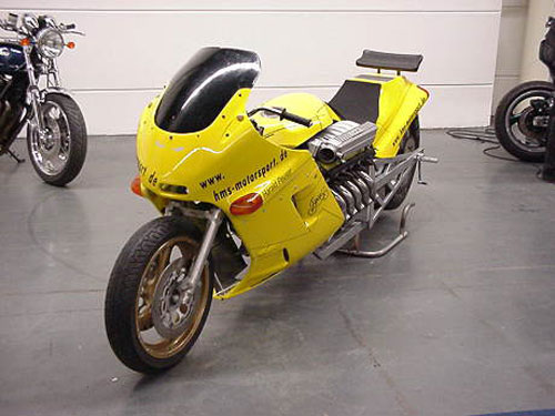 bmw_v12_bike_2.jpg
